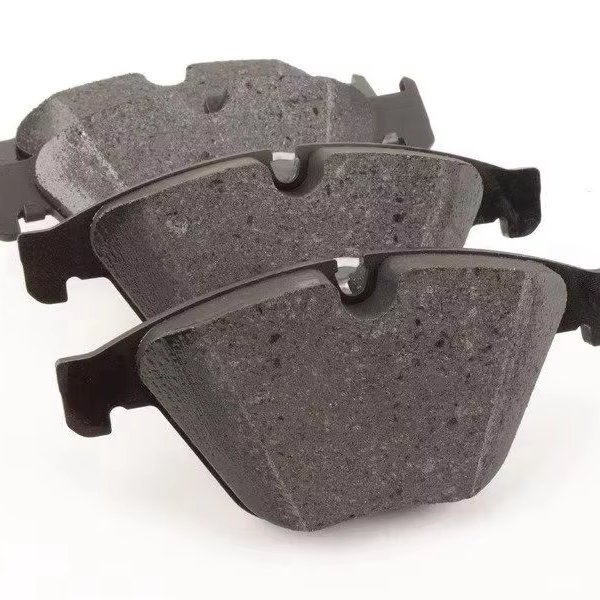 Front Low Dust Brake Pad Genuine and Original Brake Pad 34116775314 for bmw